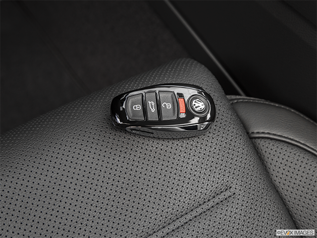 2016 Volkswagen Touareg | Key fob on driver’s seat