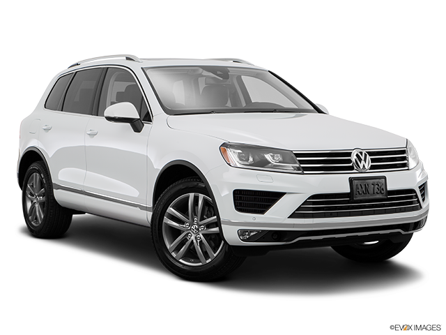2016 Volkswagen Touareg | Front passenger 3/4 w/ wheels turned