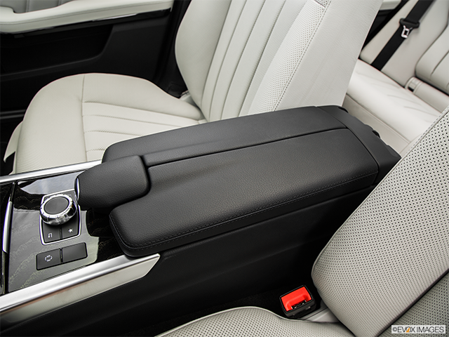 2016 Mercedes-Benz E-Class | Front center console with closed lid, from driver’s side looking down
