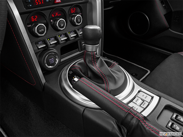2016 Subaru BRZ | Gear shifter/center console