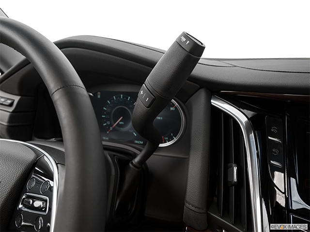 2016 Cadillac Escalade | Gear shifter/center console