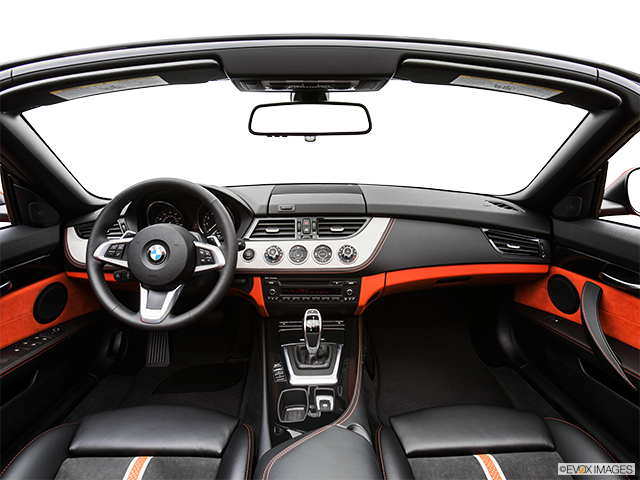 2016 BMW Z4 | Centered wide dash shot