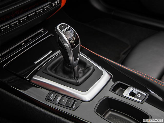 2016 BMW Z4 | Gear shifter/center console