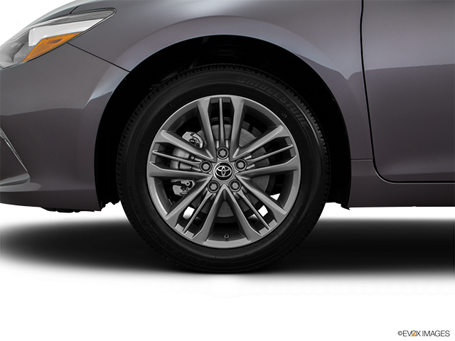 2016 Toyota Camry | Front Drivers side wheel at profile