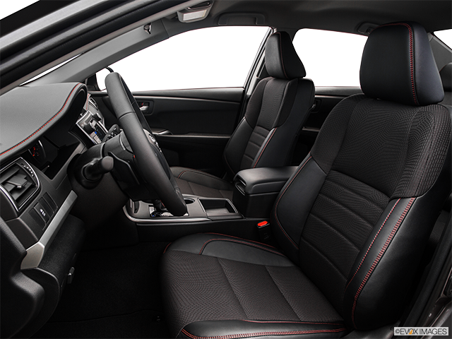 2016 Toyota Camry | Front seats from Drivers Side