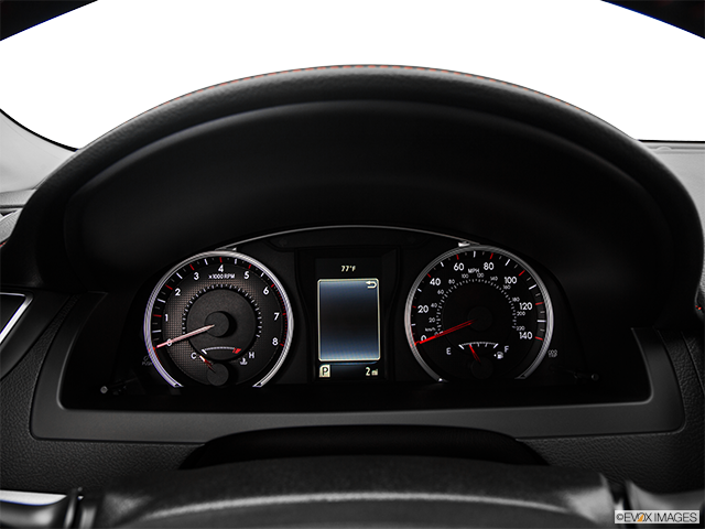 2016 Toyota Camry | Speedometer/tachometer