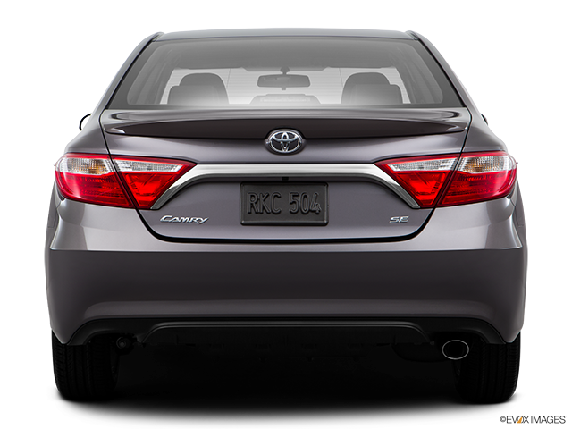 2016 Toyota Camry | Low/wide rear