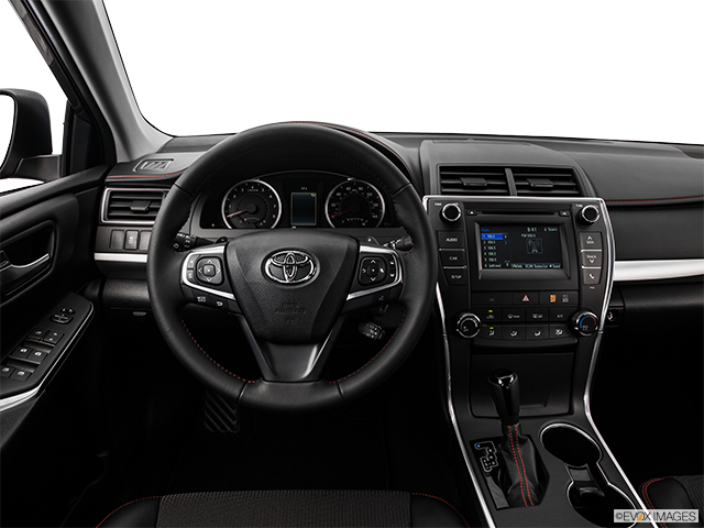 2016 Toyota Camry | Steering wheel/Center Console