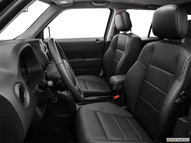 2016 Jeep Patriot | Front seats from Drivers Side