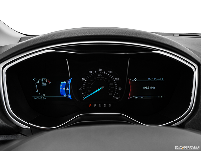 2016 Ford Fusion | Speedometer/tachometer