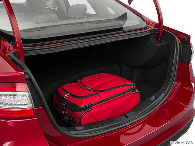 2016 Ford Fusion | Trunk props