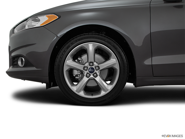 2016 Ford Fusion | Front Drivers side wheel at profile