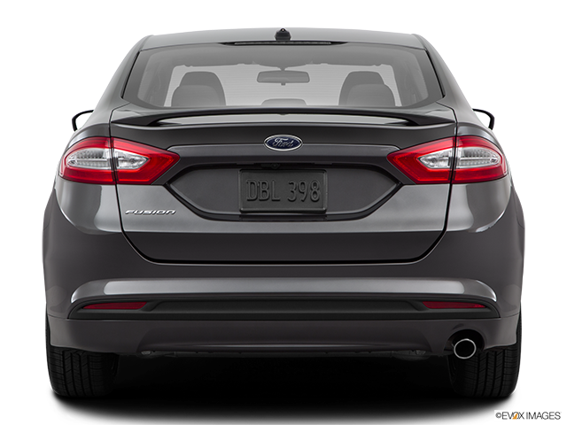 2016 Ford Fusion | Low/wide rear