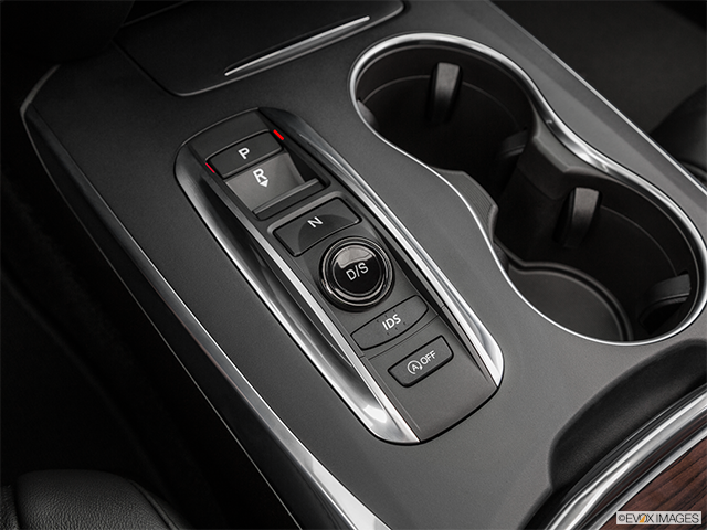 2016 Acura MDX | Gear shifter/center console