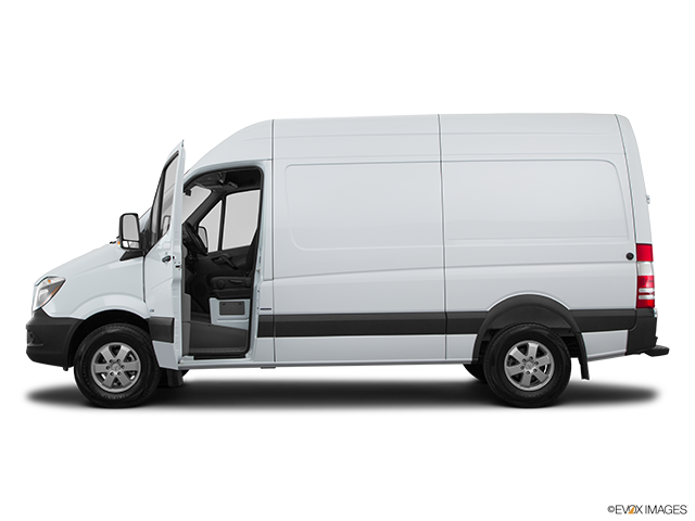 2015 Mercedes-Benz Sprinter Fourgon | Driver's side profile with drivers side door open