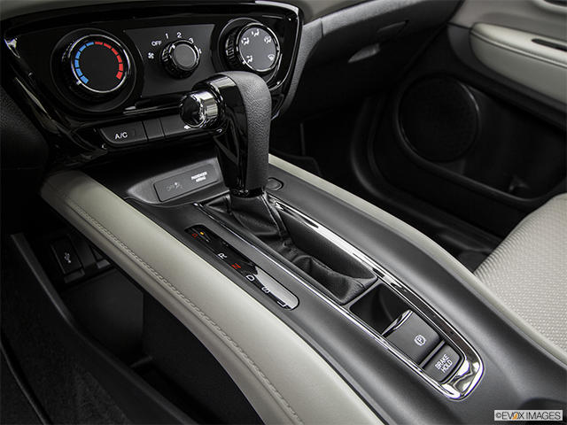 2016 Honda HR-V | Gear shifter/center console