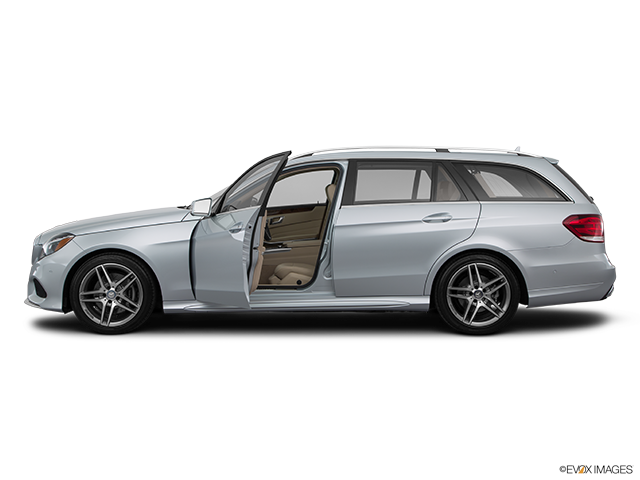 2016 Mercedes-Benz Classe E | Driver's side profile with drivers side door open