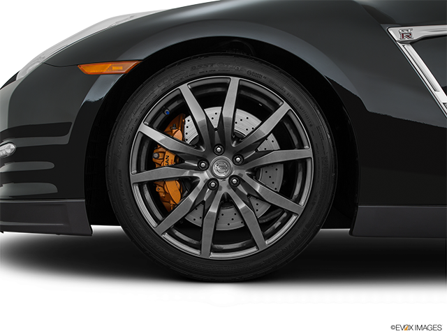 2015 Nissan GT-R | Front Drivers side wheel at profile