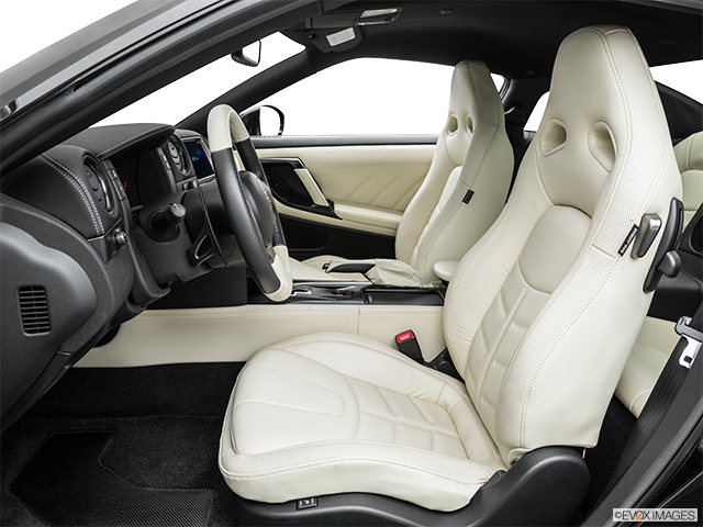 2015 Nissan GT-R | Front seats from Drivers Side