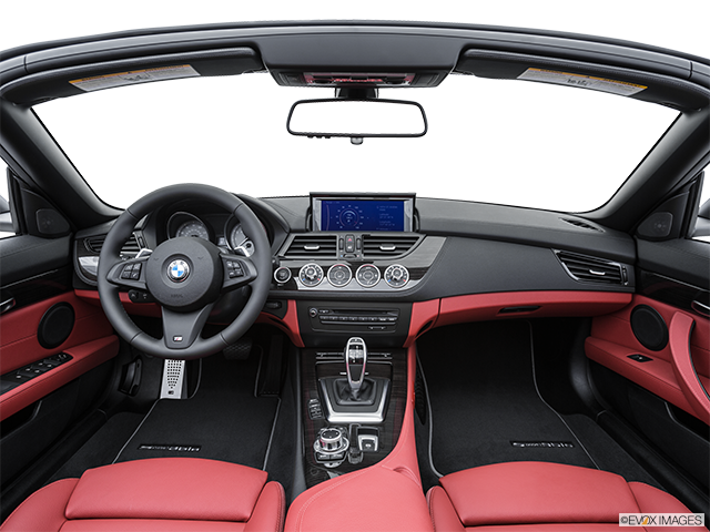 2016 BMW Z4 | Centered wide dash shot