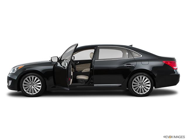 2016 Hyundai Equus | Driver's side profile with drivers side door open