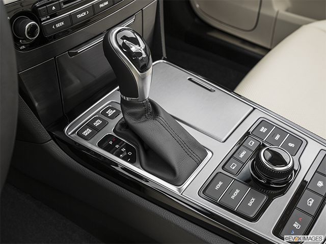 2016 Hyundai Equus | Gear shifter/center console