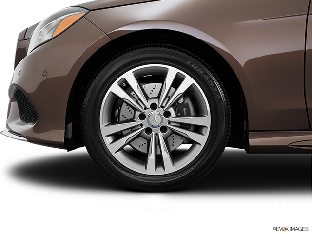 2016 Mercedes-Benz Classe E | Front Drivers side wheel at profile
