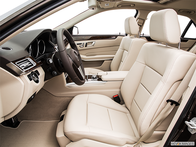 2016 Mercedes-Benz Classe E | Front seats from Drivers Side