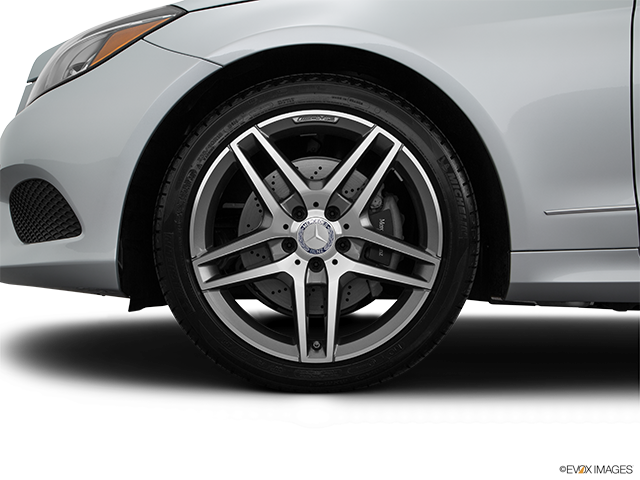 2016 Mercedes-Benz Classe E | Front Drivers side wheel at profile