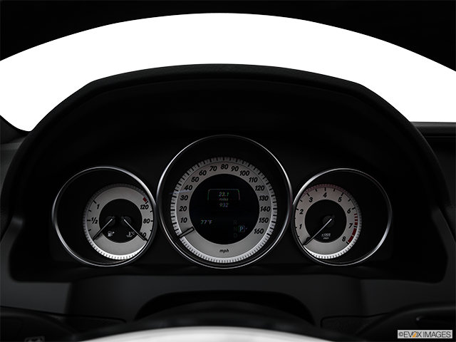 2016 Mercedes-Benz E-Class | Speedometer/tachometer