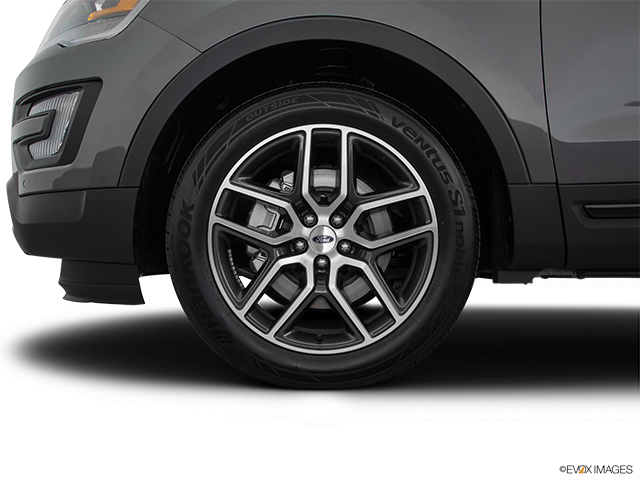 2016 Ford Explorer | Front Drivers side wheel at profile