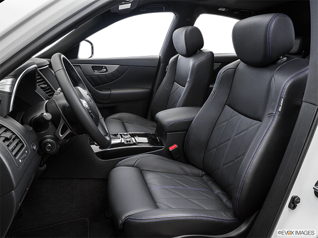 2016 Infiniti QX70 | Front seats from Drivers Side