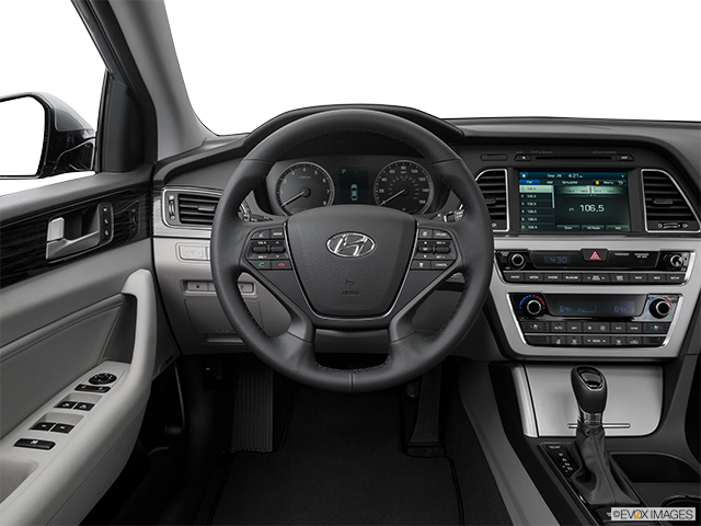 2016 Hyundai Sonata | Steering wheel/Center Console