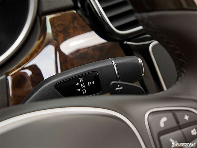 2016 Mercedes-Benz GLE-Class | Gear shifter/center console