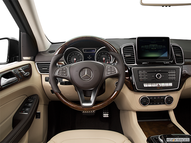 2016 Mercedes-Benz GLE-Class | Steering wheel/Center Console