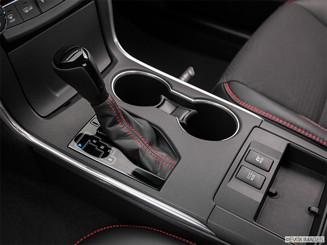 2016 Toyota Camry Hybrid | Gear shifter/center console