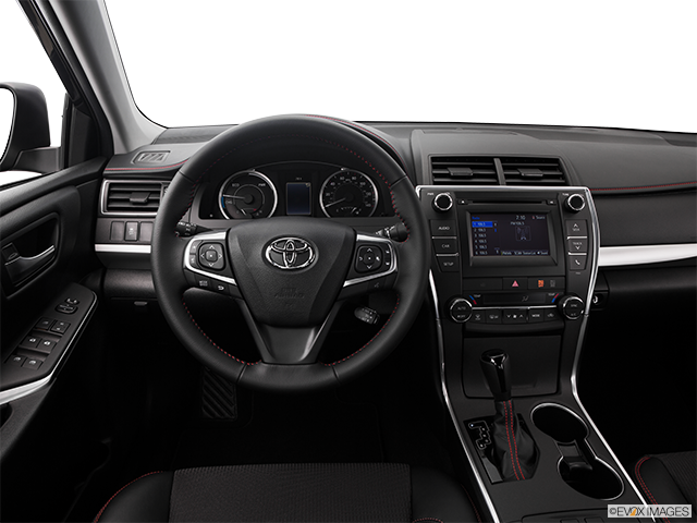 2016 Toyota Camry Hybrid | Steering wheel/Center Console