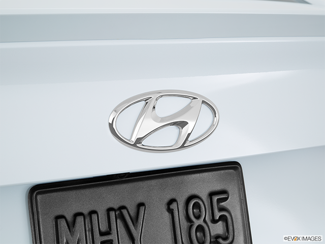 2016 Hyundai Sonata | Rear manufacturer badge/emblem