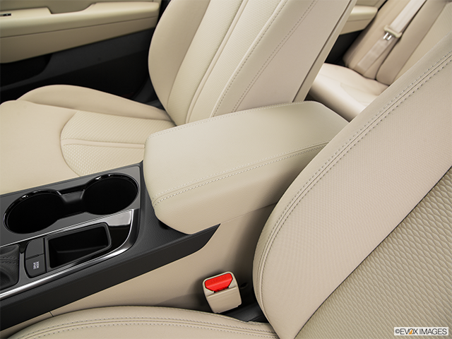 2016 Hyundai Sonata | Front center console with closed lid, from driver’s side looking down