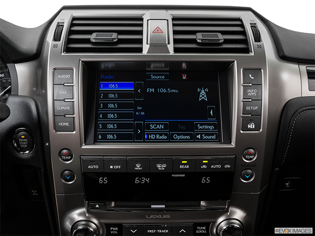 2016 Lexus GX 460 | Closeup of radio head unit