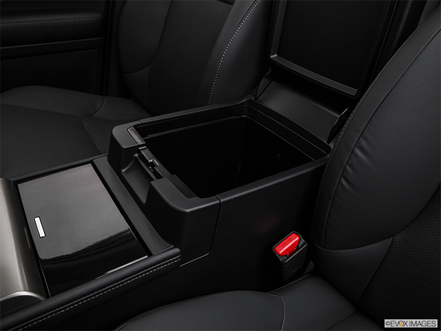 2016 Lexus GX 460 | Front center divider
