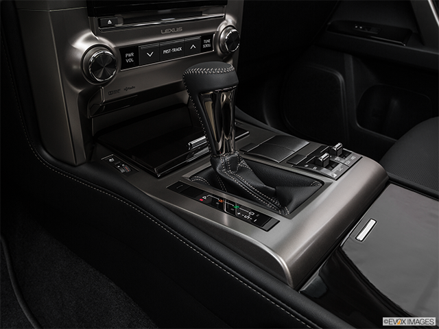 2016 Lexus GX 460 | Gear shifter/center console