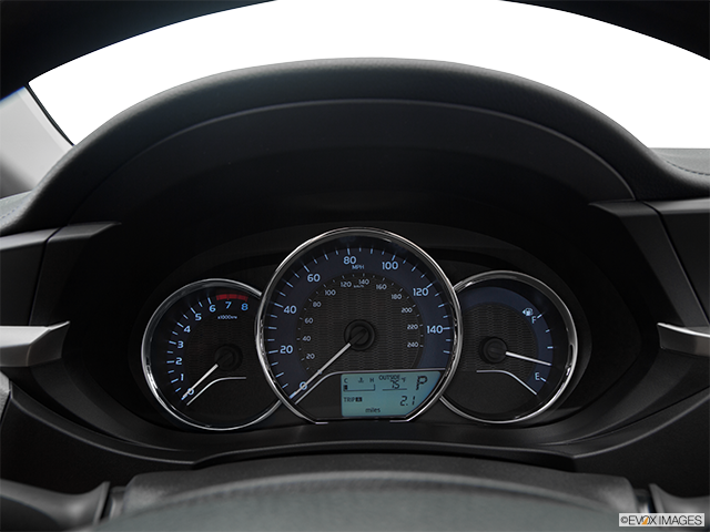 2016 Toyota Corolla | Speedometer/tachometer