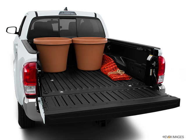 2016 Toyota Tacoma | Trunk props