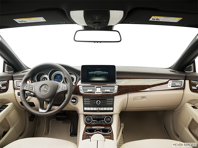 2016 Mercedes-Benz CLS-Class | Centered wide dash shot