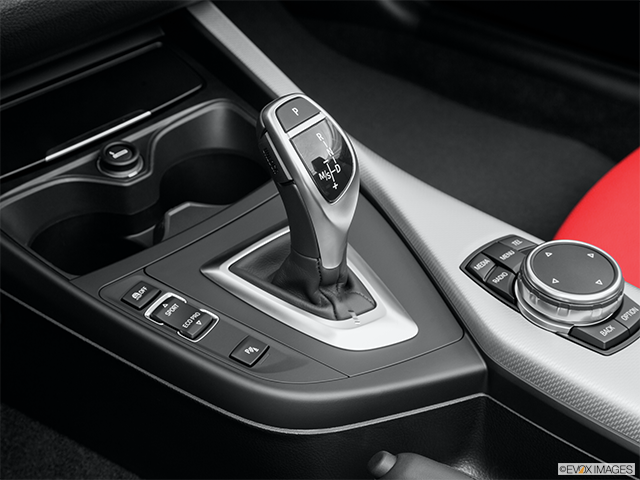 2016 BMW 2 Series | Gear shifter/center console