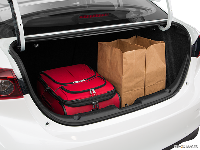 2016 Mazda MAZDA3 | Trunk props