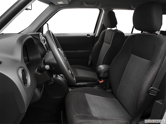 2016 Jeep Patriot | Front seats from Drivers Side