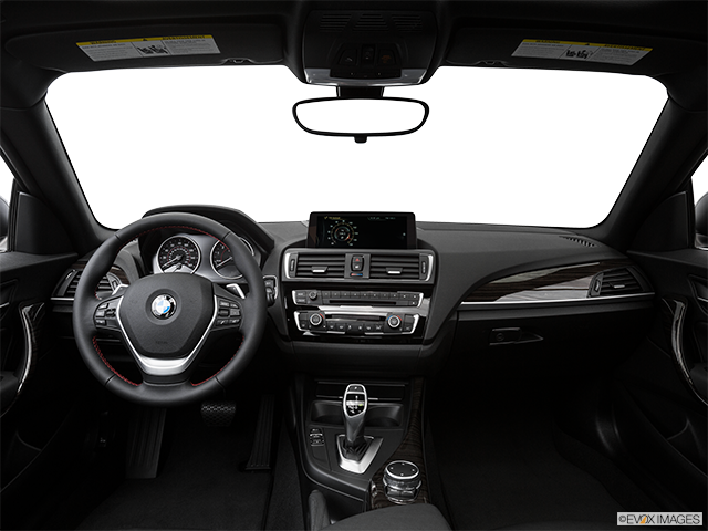 2016 BMW 2 Series | Centered wide dash shot