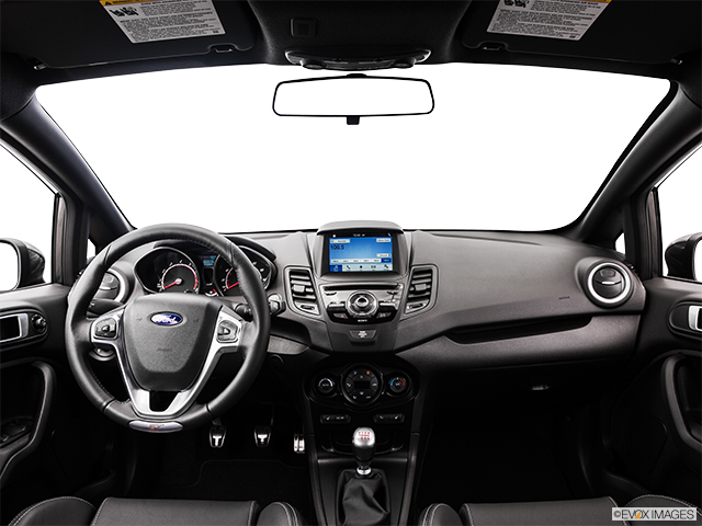 2016 Ford Fiesta | Centered wide dash shot